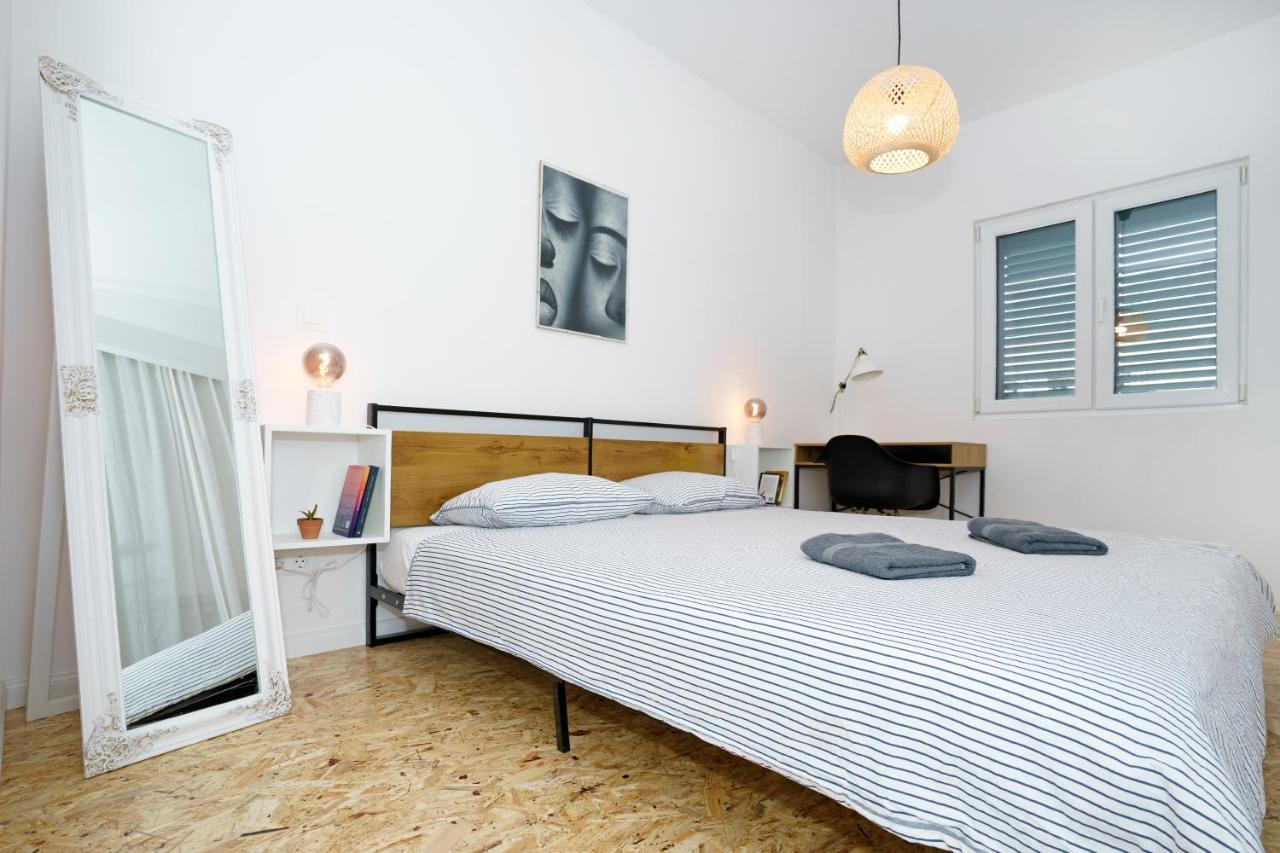 Kaštela 4-Star Apartments Bianco מראה חיצוני תמונה
