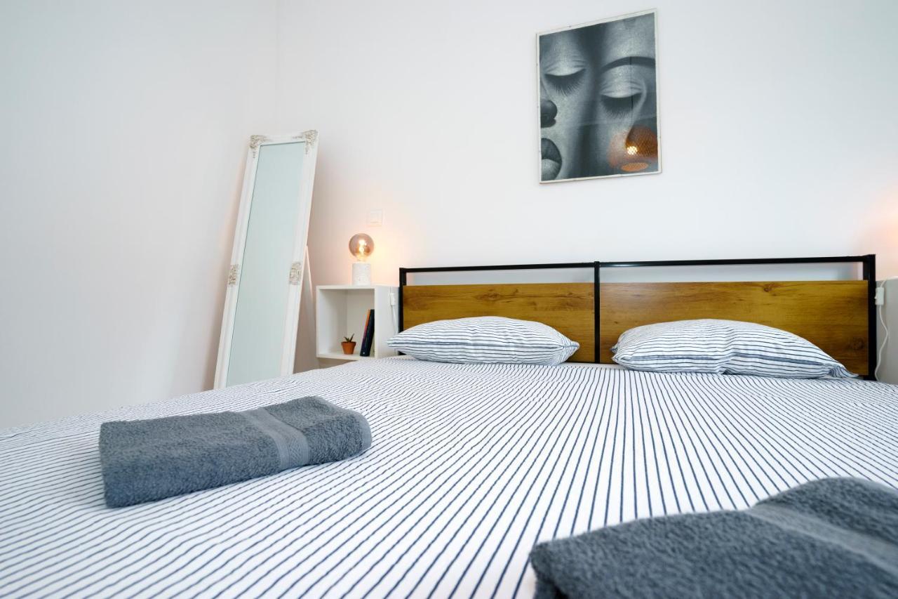 Kaštela 4-Star Apartments Bianco מראה חיצוני תמונה